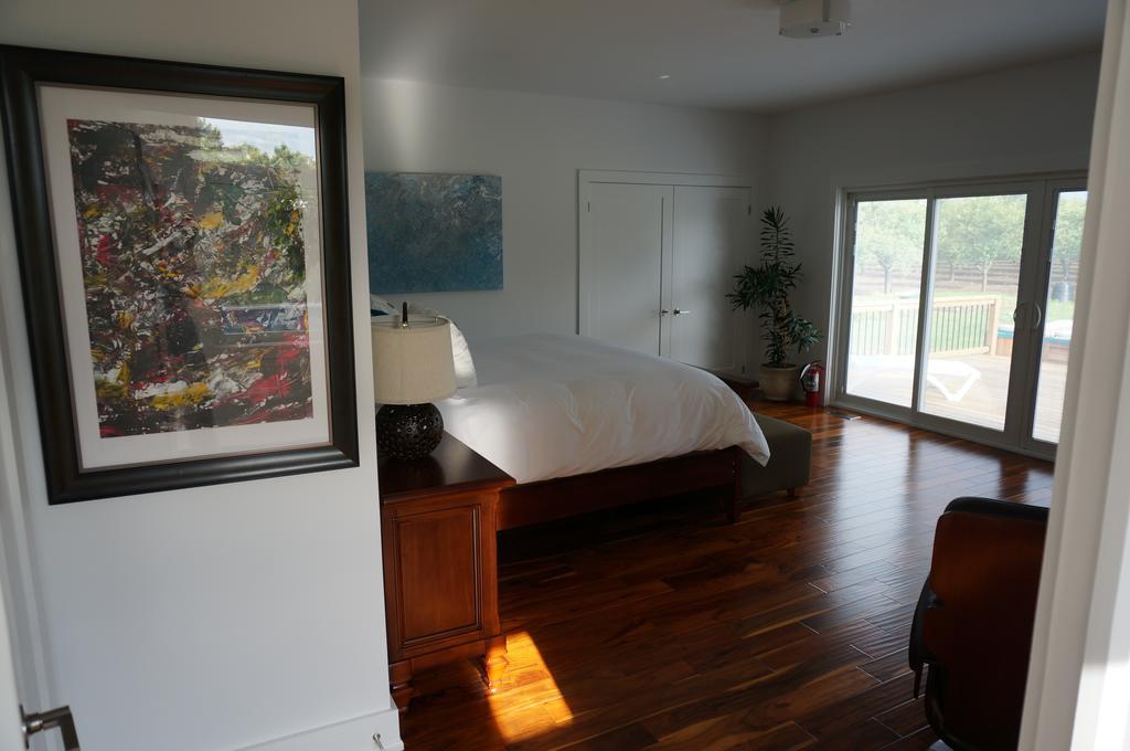 On The 6 Bed And Breakfast Niagara-on-the-Lake Room photo