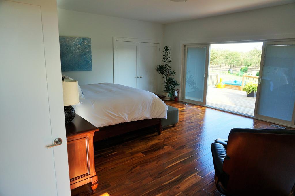 On The 6 Bed And Breakfast Niagara-on-the-Lake Room photo